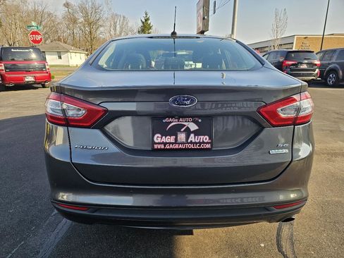 Used 2016 Ford Fusion SE image 10