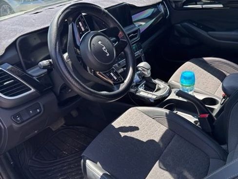 Used 2025 Kia Seltos S image 8