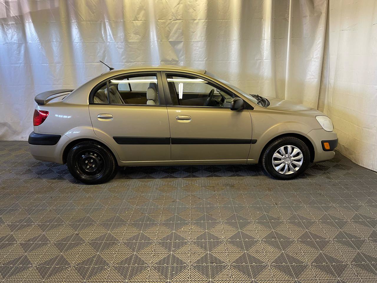 Used 2007 Kia Rio LX FWD image 6