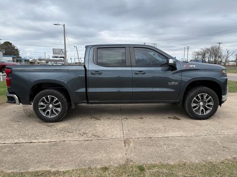 Used 2019 Chevrolet Silverado 1500 LT w/ Texas Edition AWD/4WD image 9