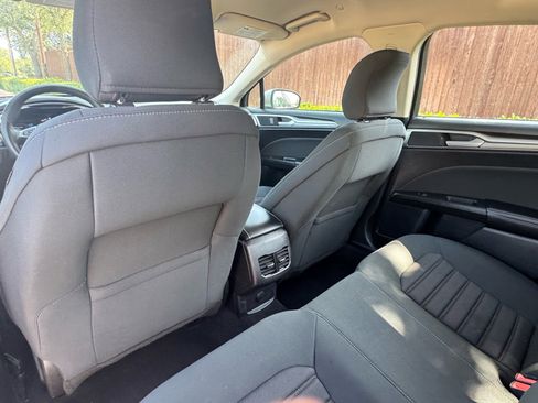 Used 2019 Ford Fusion SE FWD image 27