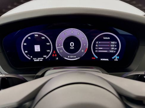 Certified 2025 Porsche 911 Carrera image 18