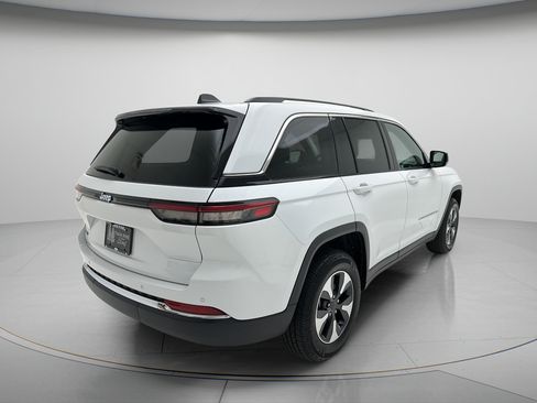 Used 2023 Jeep Grand Cherokee 4WD 4xe image 5