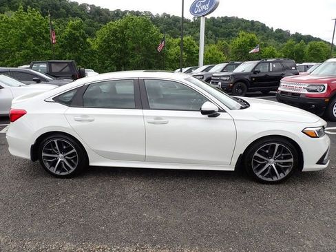 Used 2024 Honda Civic Touring image 9