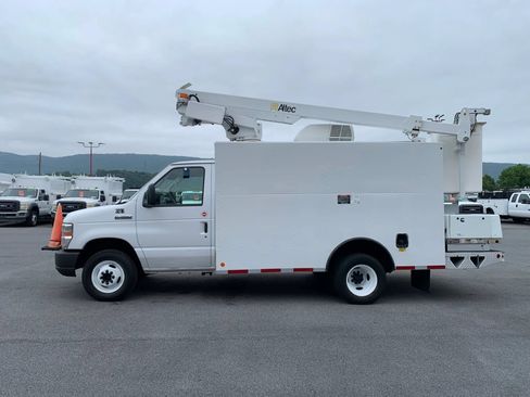Used 2019 Ford E-350 and Econoline 350 Super Duty RWD image 5