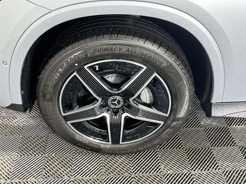 Used 2025 Mercedes-Benz GLC 300 4MATIC image 28