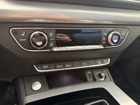Used 2024 Audi Q5 2.0T Premium w/ Summer of Audi Package image 24