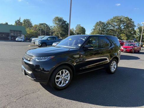 Used 2020 Land Rover Discovery SE image 3