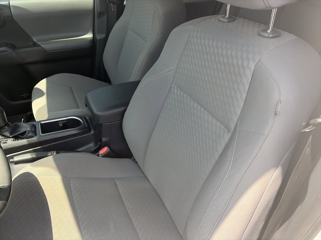 Used 2020 Toyota Tacoma SR w/ SR Convenience Package RWD image 12