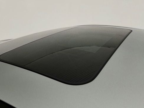 Used 2015 Hyundai Elantra Limited w/ Option Group 05 image 10