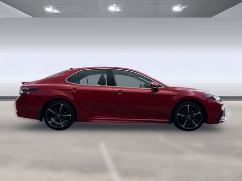 Used 2021 Toyota Camry XSE FWD image 8