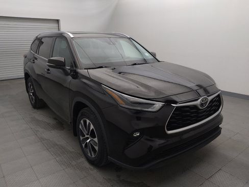 Used 2021 Toyota Highlander XLE image 13