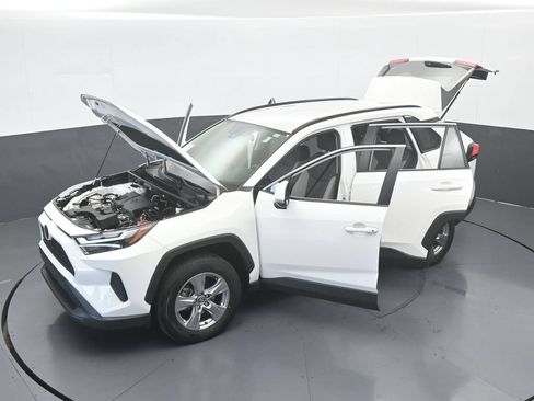 Used 2024 Toyota RAV4 XLE AWD/4WD image 60