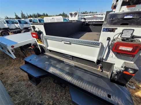 New 2024 Ford F550 4x4 SuperCab Super Duty image 5