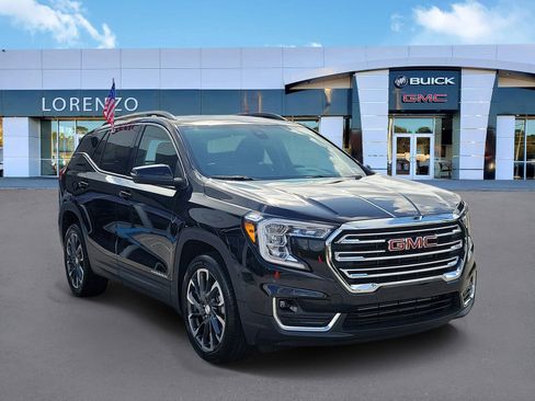 Used 2024 GMC Terrain SLT FWD image 3