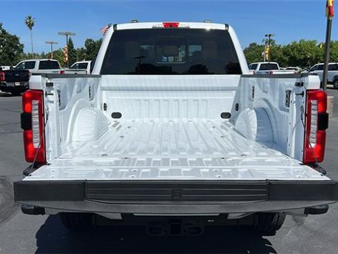 New 2025 Ford F250 Lariat w/ FX4 Off-Road Package image 6