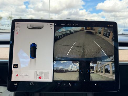 Used 2022 Tesla Model 3 Long Range image 29