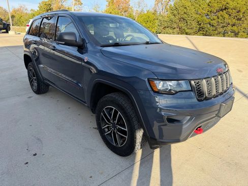 Used 2020 Jeep Grand Cherokee Trailhawk image 3
