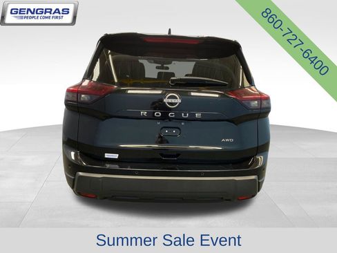 Used 2025 Nissan Rogue SV AWD/4WD image 6