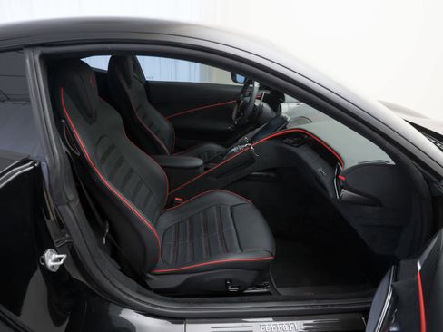 Certified 2022 Ferrari Roma image 12