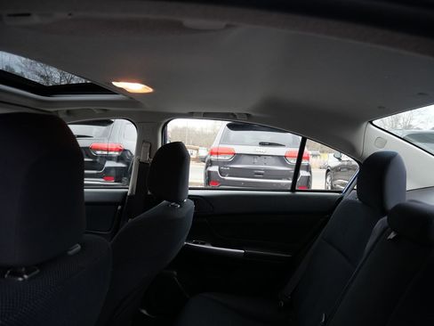 Used 2015 Subaru Impreza 2.0i Premium image 18