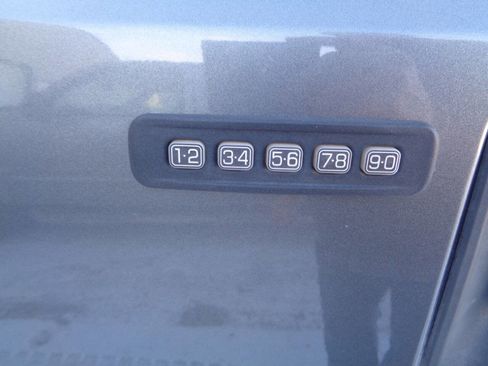 Used 2013 Ford F250 XLT w/ Chrome Pkg image 84