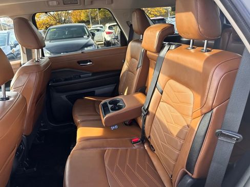Used 2025 Nissan Pathfinder Platinum w/ Cargo Package image 36