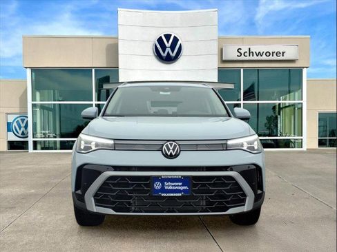 New 2026 Volkswagen Taos SEL image 8