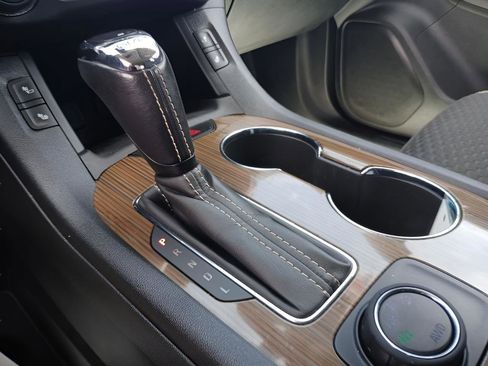 Used 2019 GMC Acadia SLE AWD/4WD image 12