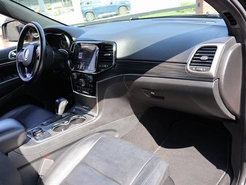 Used 2019 Jeep Grand Cherokee Limited AWD/4WD image 8
