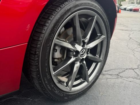 Used 2017 MAZDA MX-5 Miata RF Grand Touring RWD image 32