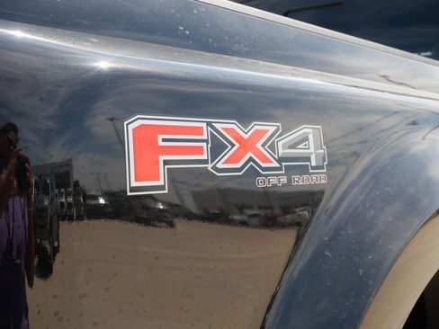 Certified 2026 Ford F450 Platinum w/ FX4 Off-Road Package AWD/4WD image 9