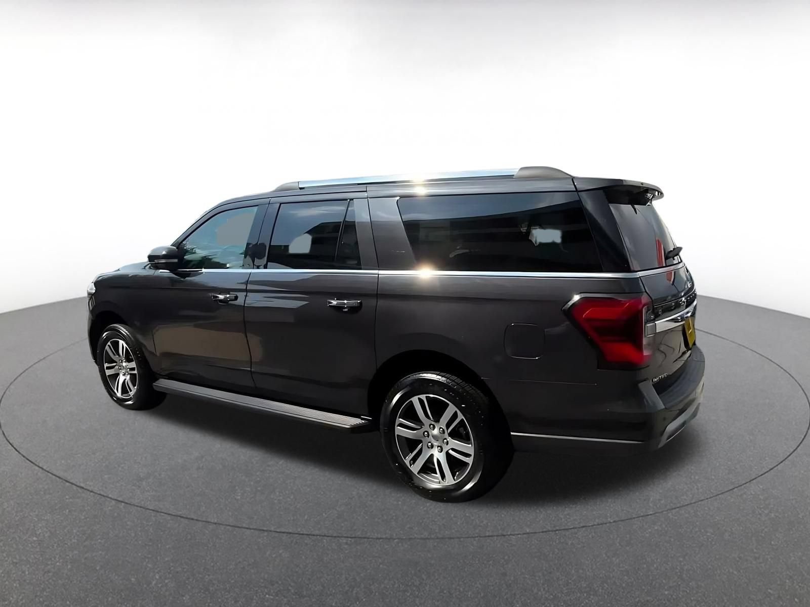 Used 2024 Ford Expedition Max Limited AWD/4WD image 9