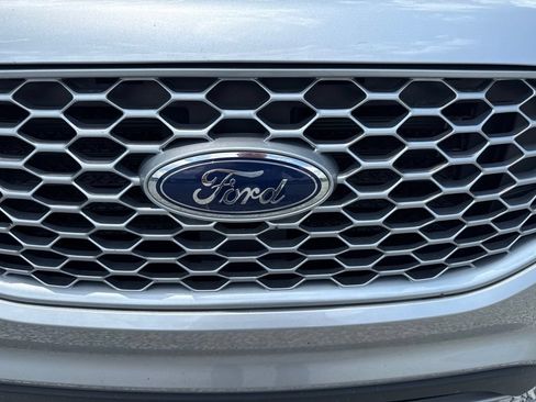 Used 2023 Ford Edge SEL w/ Convenience Package AWD/4WD image 2