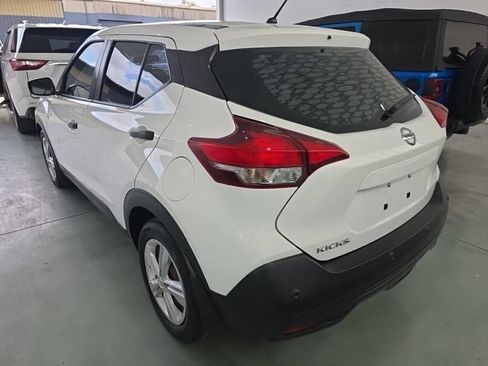 Used 2020 Nissan Kicks S FWD image 2