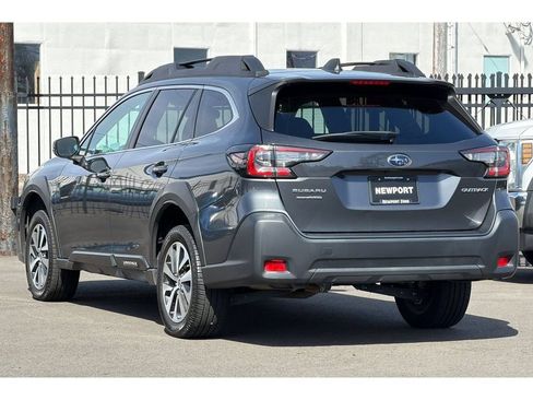 Used 2023 Subaru Outback Premium AWD/4WD image 6
