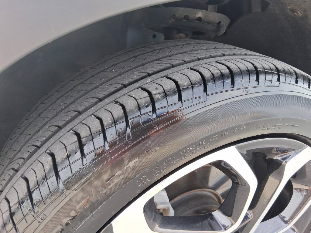 Used 2024 Chevrolet Trax RS w/ Sunroof Package FWD image 19