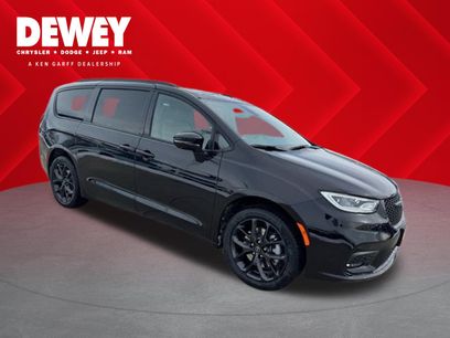 New 2026 Chrysler Pacifica Limited