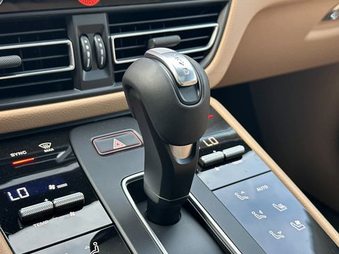 New 2026 Porsche Macan image 24