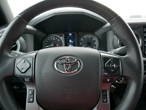 Used 2022 Toyota Tacoma TRD Off-Road image 25