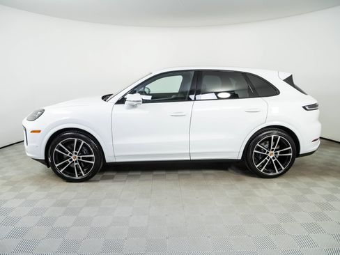 New 2026 Porsche Cayenne AWD/4WD image 2