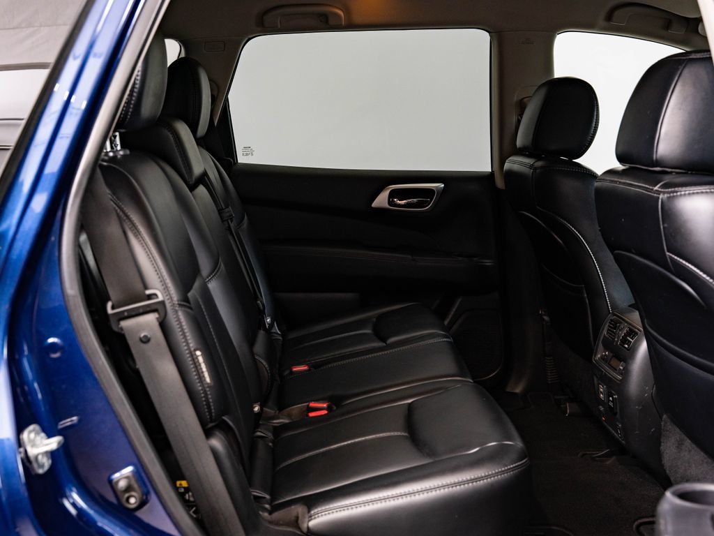 Used 2018 Nissan Pathfinder SL FWD image 41