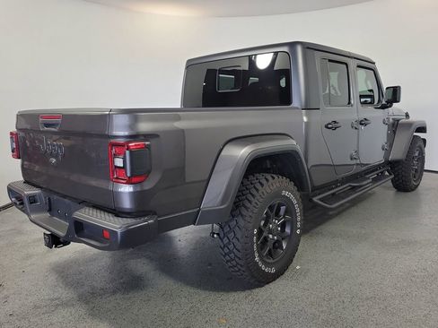 Used 2025 Jeep Gladiator Willys image 6