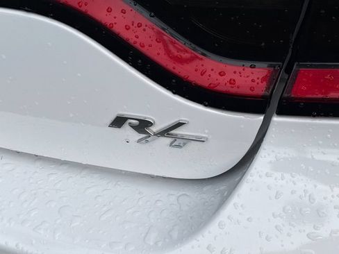 Used 2018 Dodge Charger R/T w/ Plus Group RWD image 7