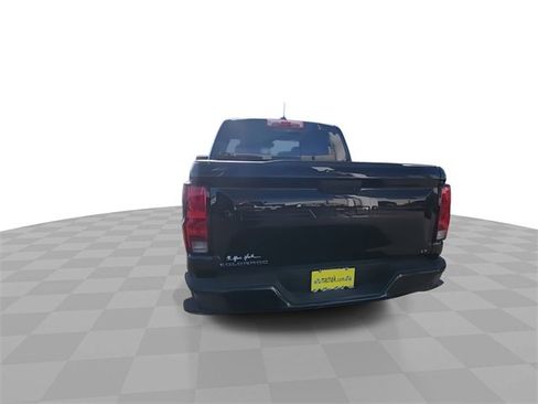 Used 2024 Chevrolet Colorado LT w/ LT Convenience Package image 7