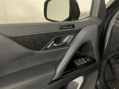 Used 2023 Lexus LX 600 4WD w/ Appearance Package image 28