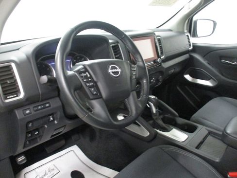 Used 2023 Nissan Frontier SV w/ SV Convenience Package AWD/4WD image 15