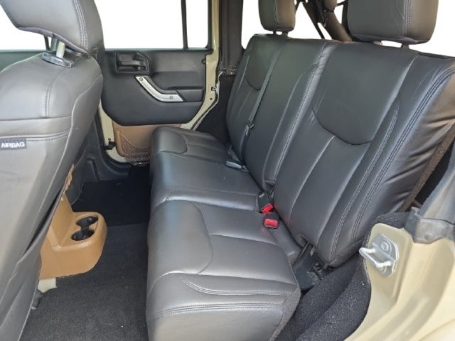 Used 2017 Jeep Wrangler Unlimited Sahara w/ Dual Top Group AWD/4WD image 11