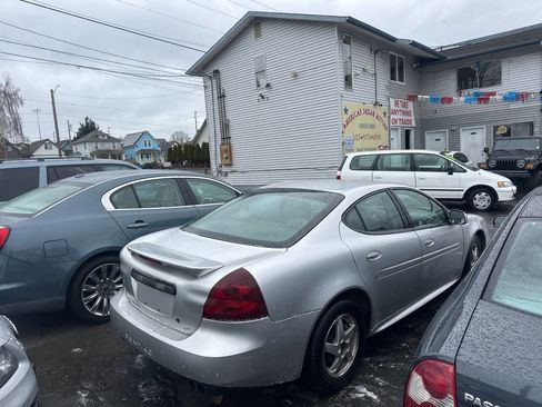 Used 2004 Pontiac Grand Prix GT w/ Drivers Package image 7