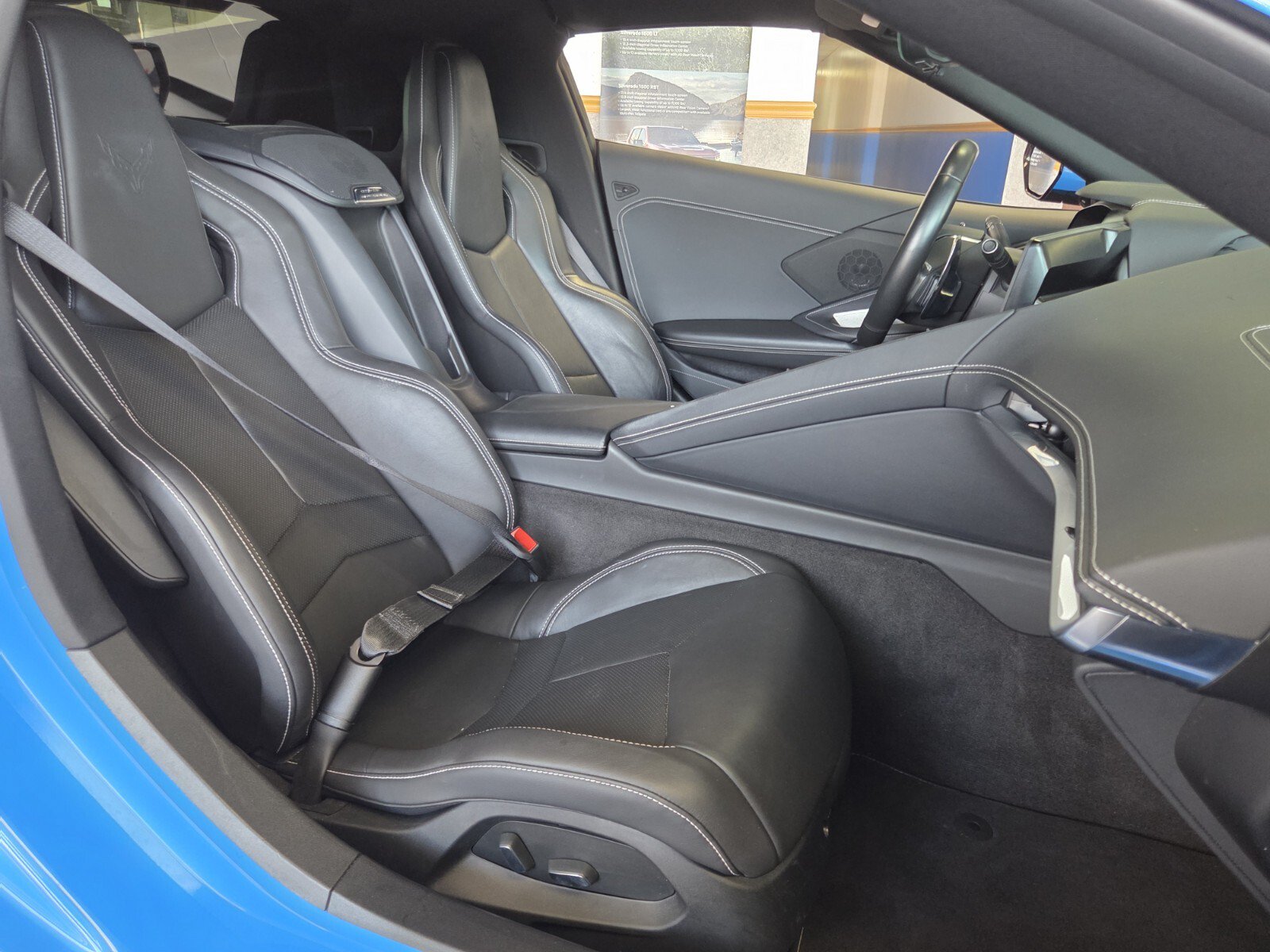 Used 2024 Chevrolet Corvette Stingray Coupe w/ 1LT RWD image 17